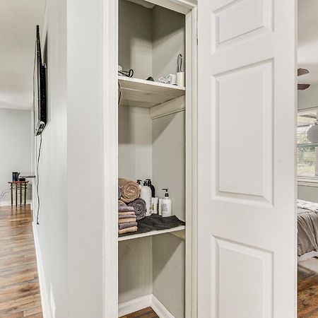 Updated Charlotte Home With Yard About 3 Mi To Uptown! Exteriér fotografie